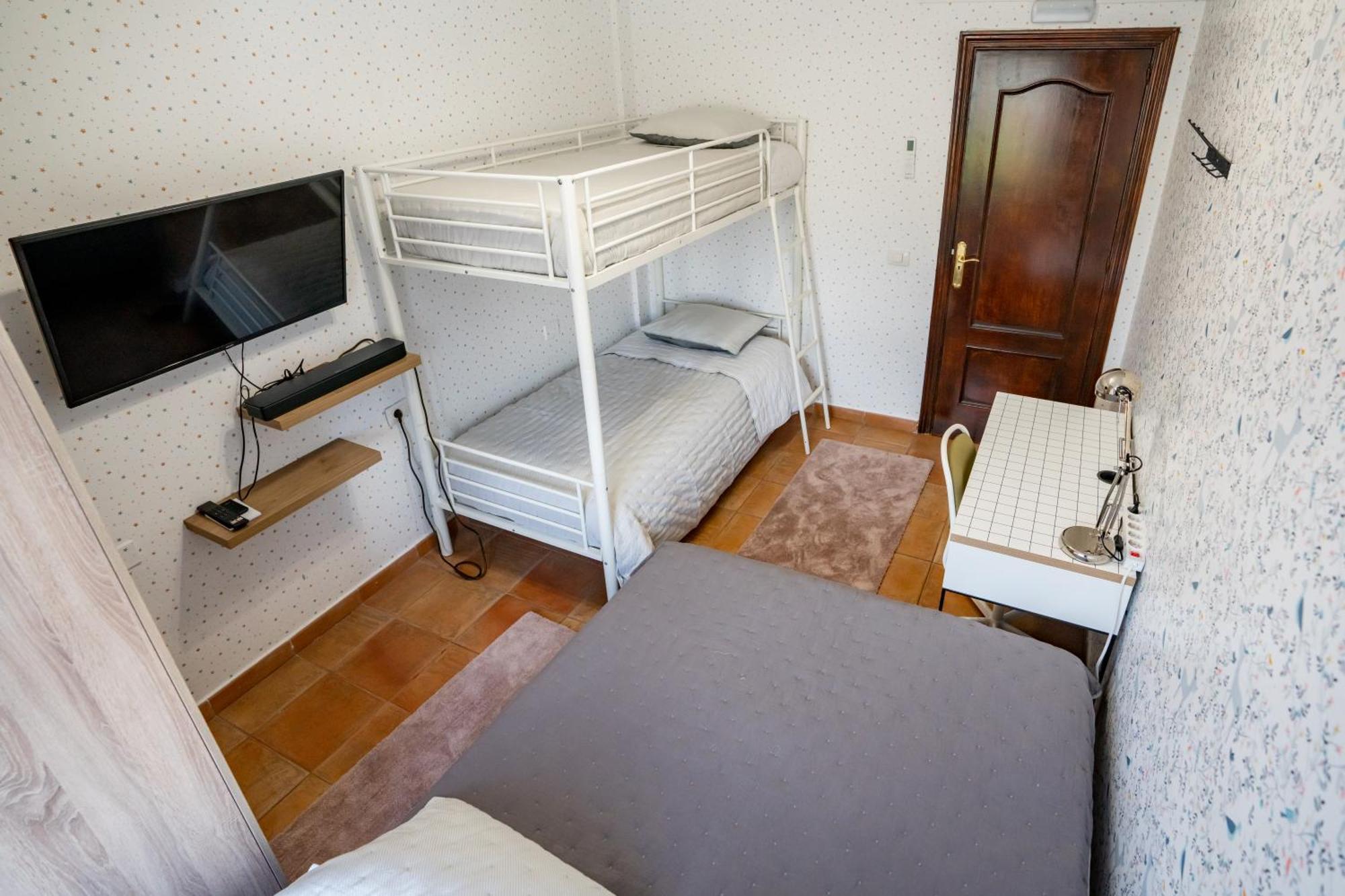 Casa Julio - Alcala Complete Coastal Retreat - Entire Apartment - 3 Min Walk From The Ocean - Shared Entrance With Host Luaran gambar