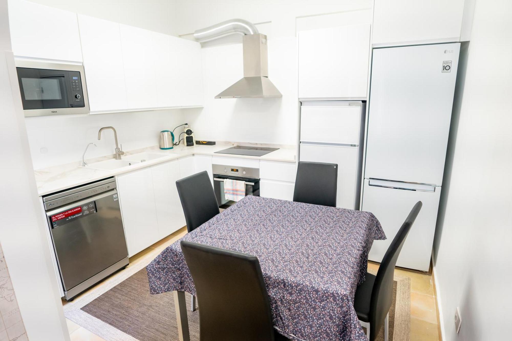 Casa Julio - Alcala Complete Coastal Retreat - Entire Apartment - 3 Min Walk From The Ocean - Shared Entrance With Host Luaran gambar